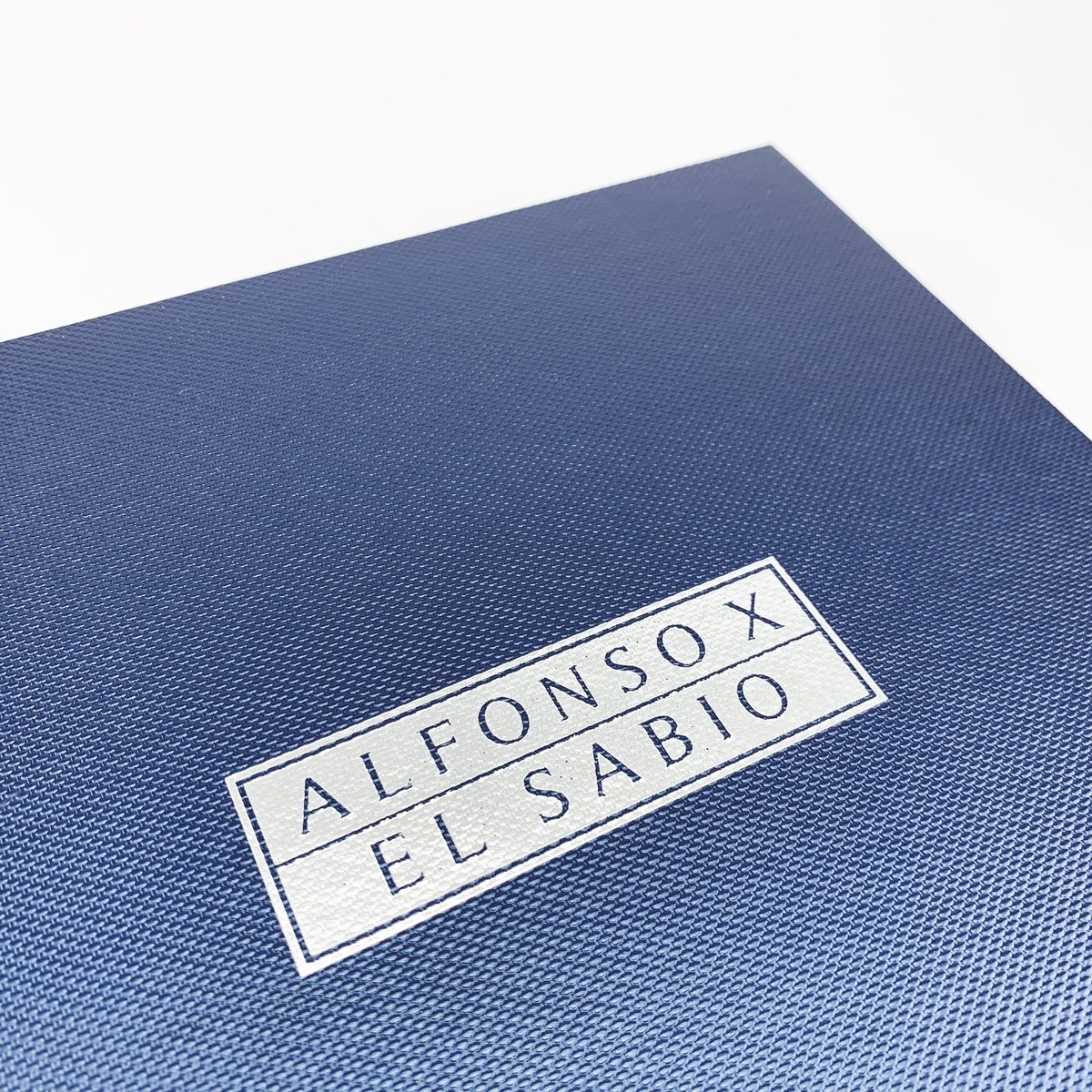 RosaObra's tweet photo. Caja regalo para Casa Real con vídeo explicativo de la exposición “Alfonso X El Sabio”.

#diseñoeditorial #editorialdesign #diseñográfico #graphicdesign #exposición #arte #art #murcia #diseñomurcia #estudiorosadelaobra #diseño #design https://t.co/FVGWqGKP60