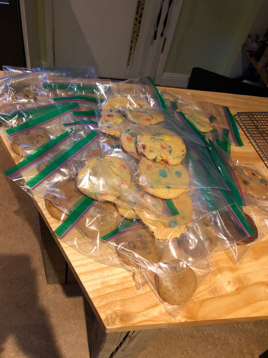 KhanCalculus's tweet photo. What’s up my amazing students. I will have little caesars pizza and fresh baked cookies (compliments of Melissa) for you tomorrow from 12-2pm tomorrow. Come say hello, get your homework, and get some food! https://t.co/GhlTc9Dj1d