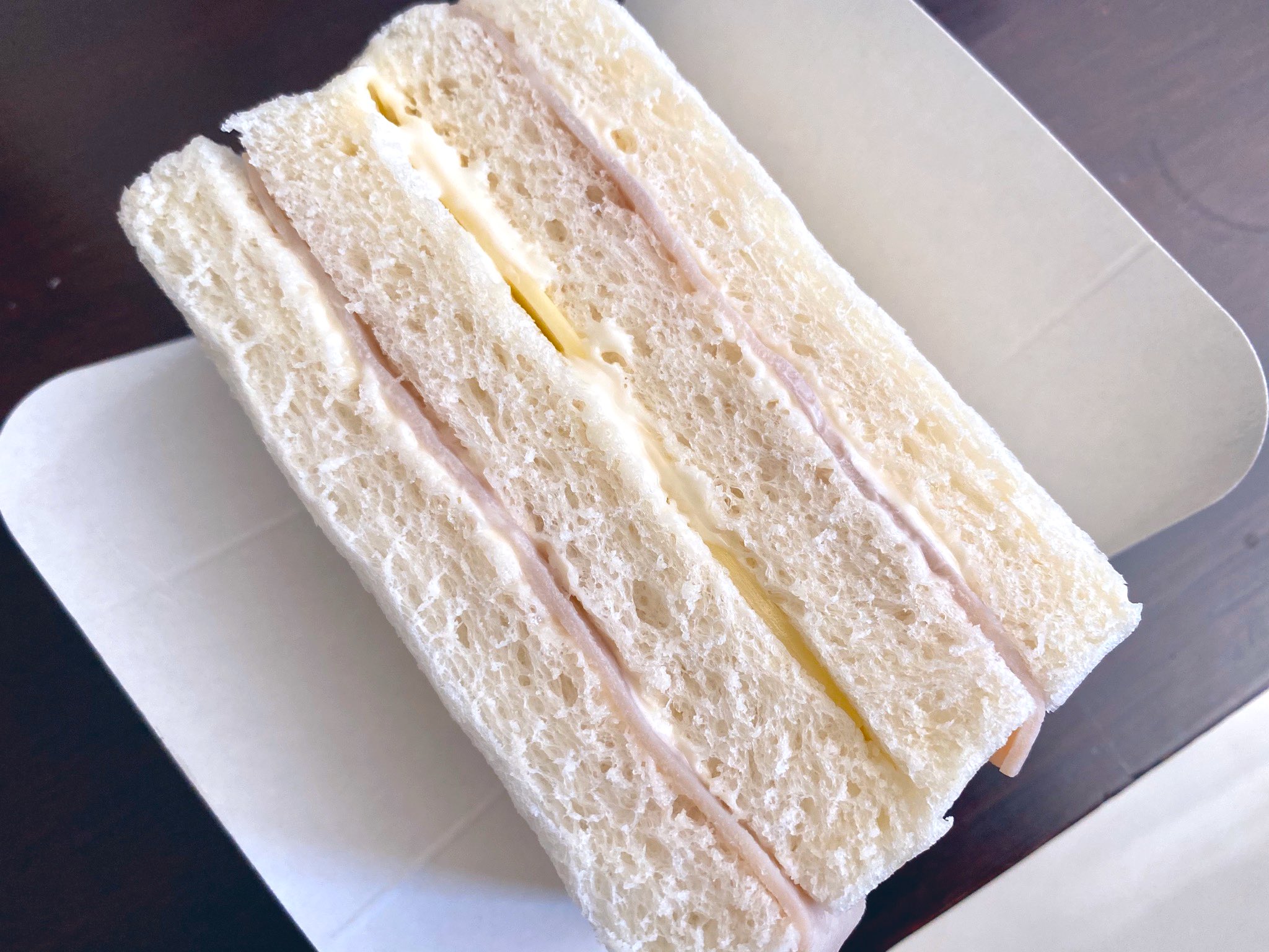 ぽんす ハムチーズサンド買ったら 2個入ってると思ってたのが実はこれで一つという仕上がりだったので お おご おっ って言いながら頑張って食べた T Co 8koujviojv Twitter ぽんす ハムチーズサンド買ったら 2個入ってると思ってたのが実はこれで一つという仕上がりだったので お おご おっ って言いながら頑張って食べた T Co 8koujviojv Twitter