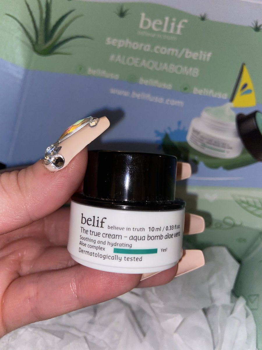 Alissas_Vanity's tweet photo. I received these this product as a free sample from @Influenster &amp; @belifusa #aloeaquabomb #influenster #skincare #belif #skincareproducts #skincarereview #review #moisturizer #skin #care #beauty #beautypage #skincarepage #hydrate #facial #cream #skincaretips https://t.co/IsLp2LZ1Eg
