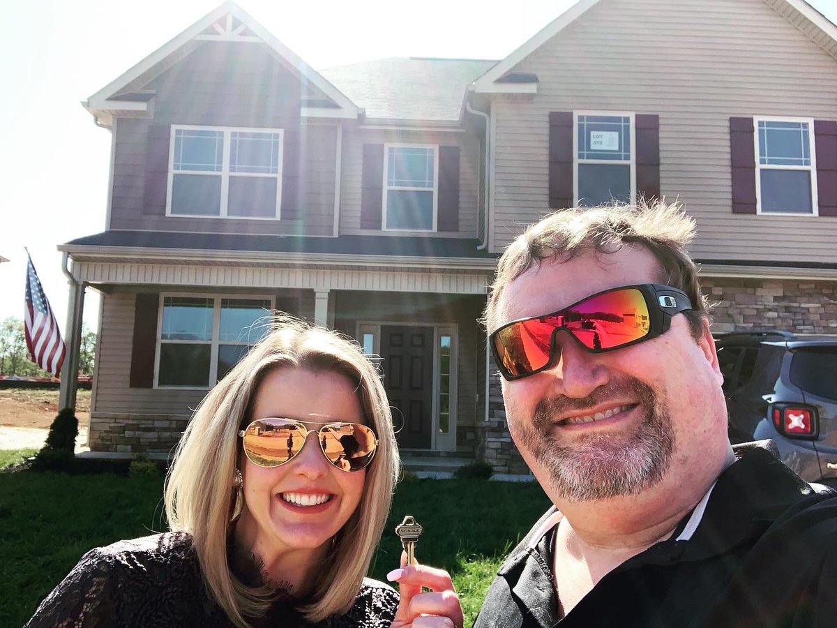 Hubby and I had a great day today! We bought this beautiful house and are finally getting AT&amp;T gigapower! Can’t wait! #weboughtahouse #lifeatatt