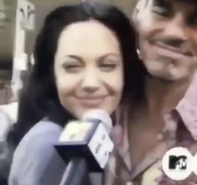 EWGFad9UwAAOg4F?format=jpg&name=small