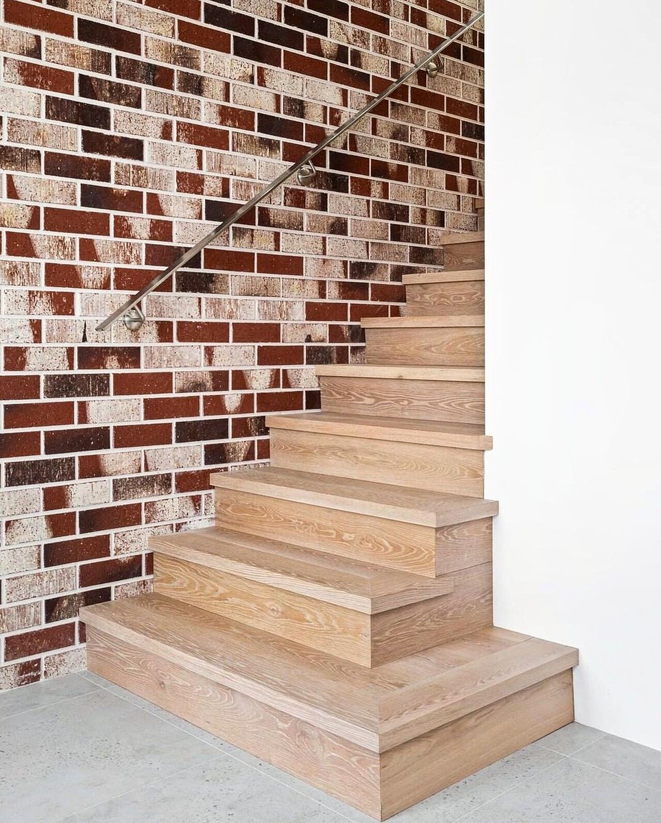 BalustradingWA's tweet photo. S I D E   F I X E D   H A N D R A I L
Keep it simple ~ This brushed satin 50x10 #stainlesssteel #handrail lets the #featurebrick take centre stage!

@BalustradingWA 
#facebrick #balustrade #perthbuilders #perthinteriordesign https://t.co/7pSeuzV1y0