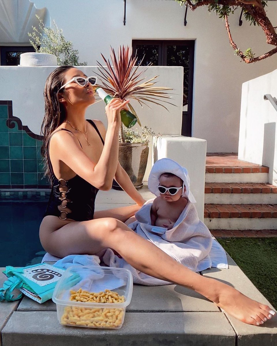 enews's tweet photo. Quarantine? Nah, for Atlas this is just one long Shay-cation. (📷: @shaymitch) https://t.co/mEcHmxTcAd