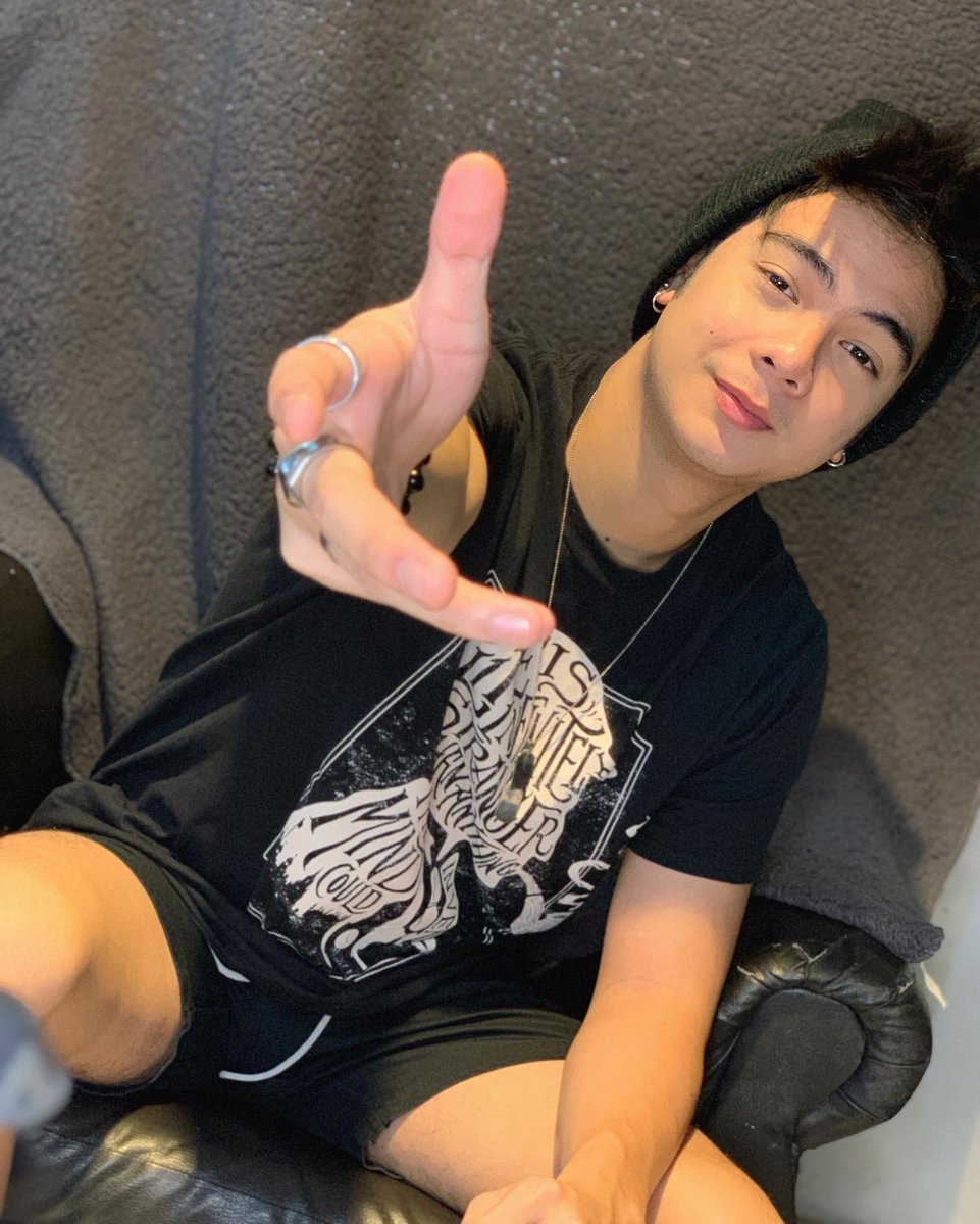 erisaragoza's tweet photo. Let’s go! 🤟🏻 #Bidaman #ShowtimeStayHome 
https://t.co/MpRRDuhqj8 https://t.co/Epgv8YDN87