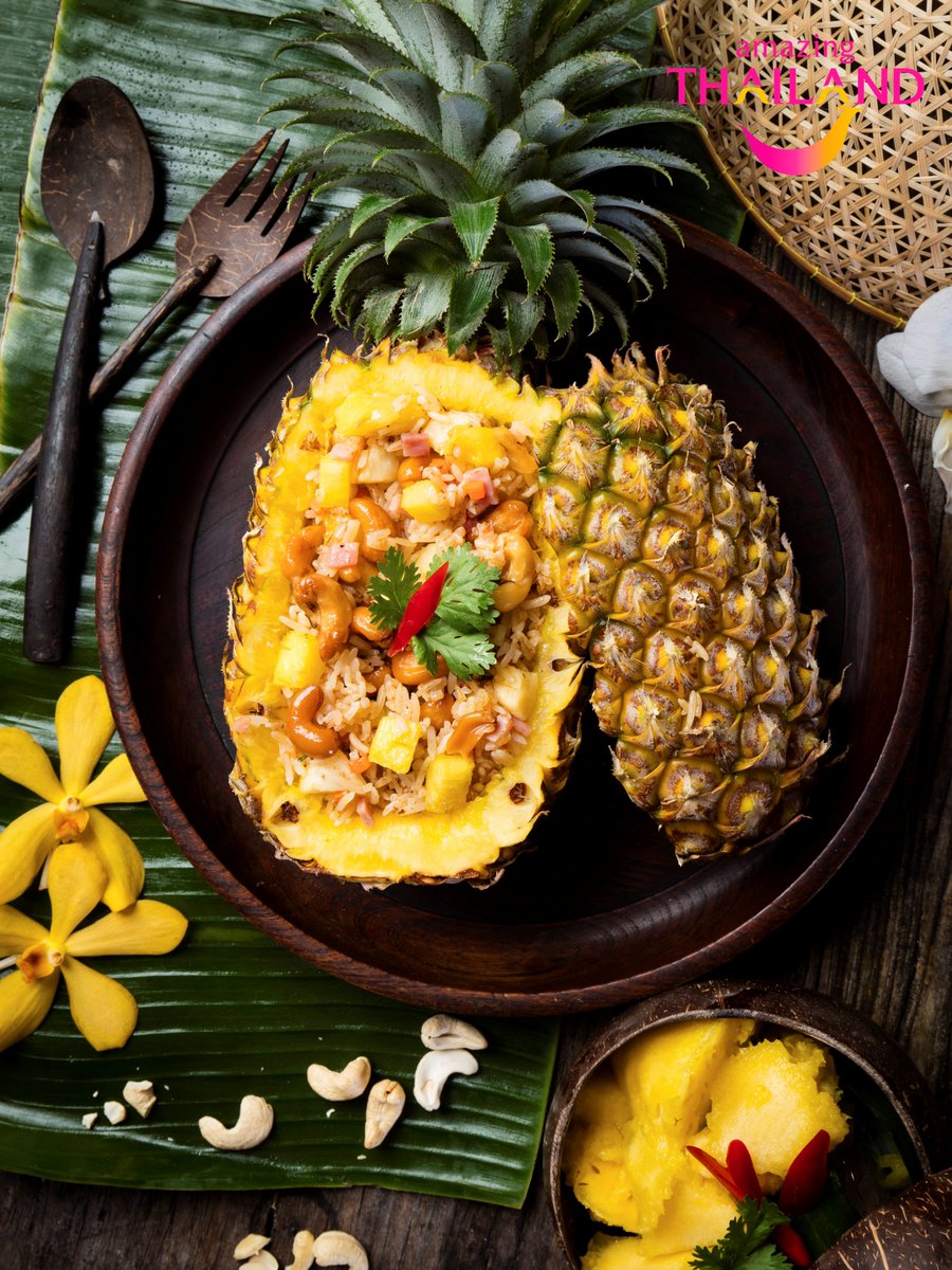 mathailande's tweet photo. IDEE RECETTE : RIZ SAUTE A L'ANANAS ET AUX RAISINS SECS
En partenariat avec Atelier Thai, Chef Plup vous propose une délicieuse recette de riz sauté, très populaire en Thaïlande ! Un plat original et facile à réaliser de chez soi !
#recette #cuisine #mathailande #rizsaute https://t.co/WEpJwKTksw