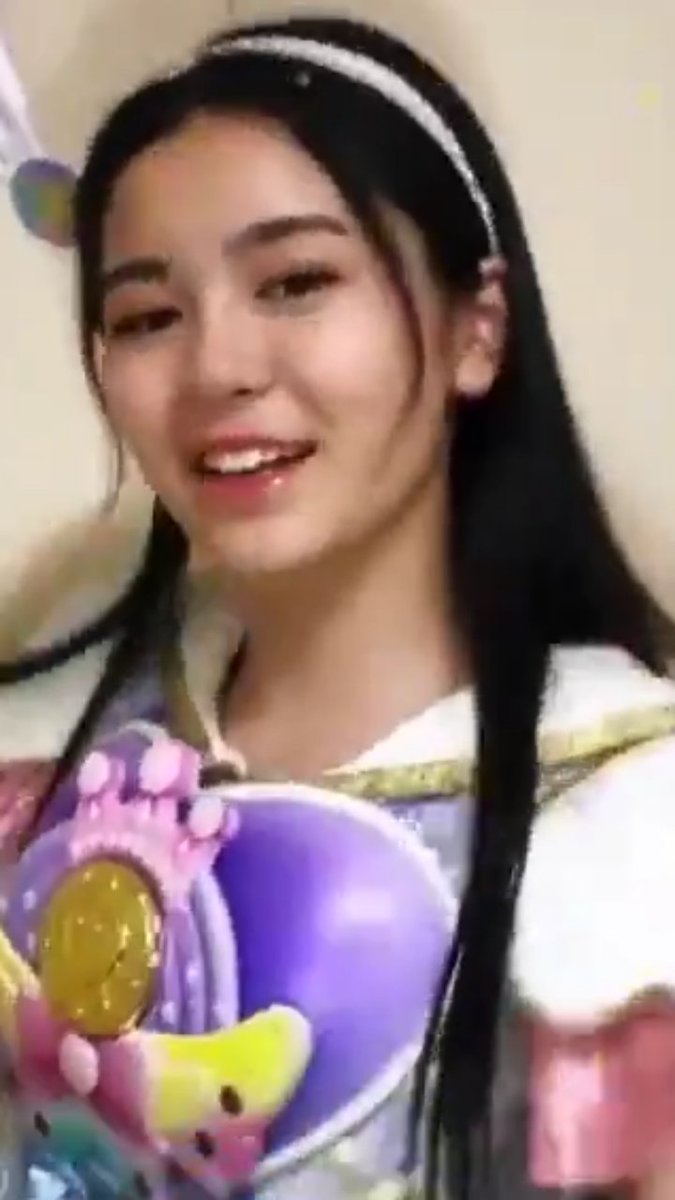 こんなに笑ってるユリアちゃん始めてみた。 #虹色ユリア #増田來亜