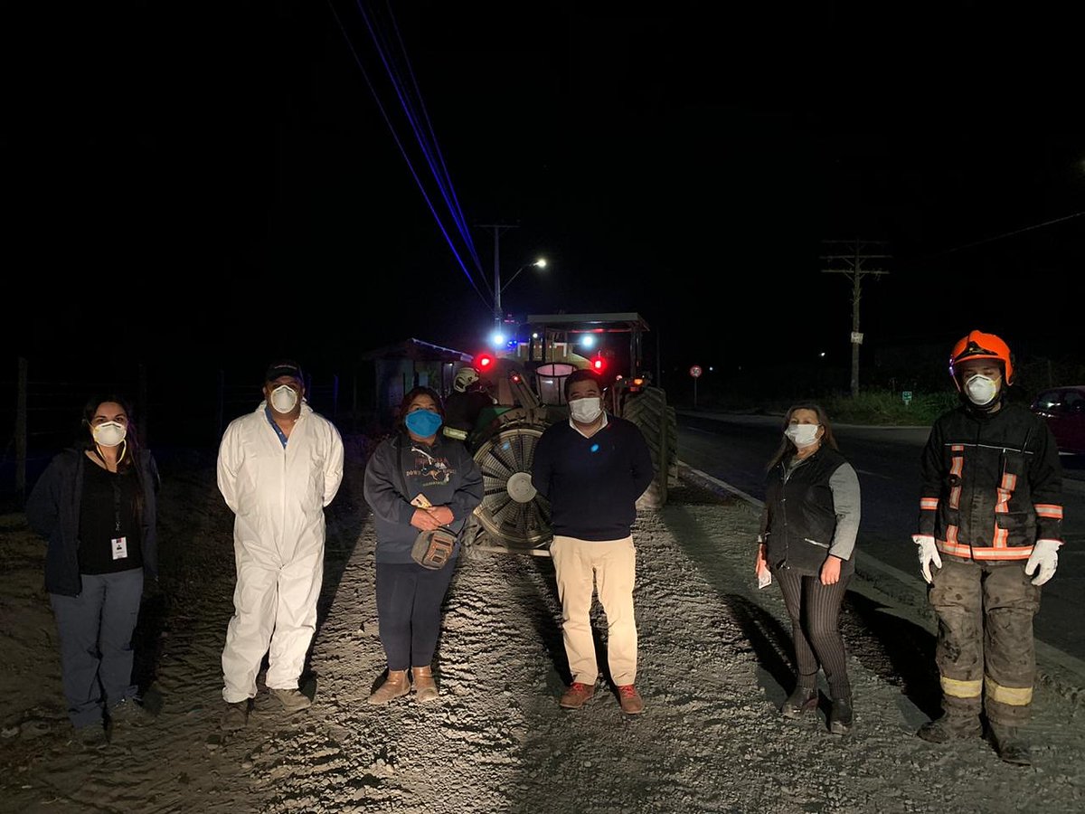 RAMIREZCHILE's tweet photo. Agradecimientos a la Señora Rosa #FamiliaOviedo, Señora Loreto empresas #Huiyinco, Agrícola #SantaElena, por prestar sus tractores y así realizar esta sanitización que protege a la comunidad de #PuertasColoradas comuna de #Melipilla.
#QuédateEnCasa
#CuidémonosEntreTodos https://t.co/5g1k5am1zx