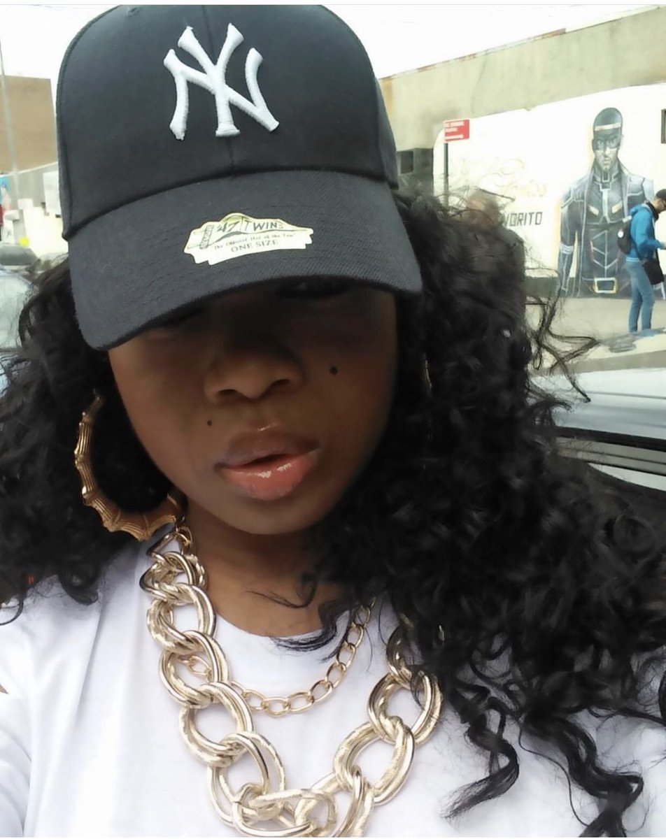 Belruz26Company's tweet photo. #behindthescenes #Pics #Director @leruzlarose #OnSet #simpsonstreet #bronx #leruzlarosethewayifeel #belruz26films #belruz26music #musicvideo #selfie #musicvideobehindthescenes #southlosangelesgirl #southbronxgirl https://t.co/3jIz0xPqzs