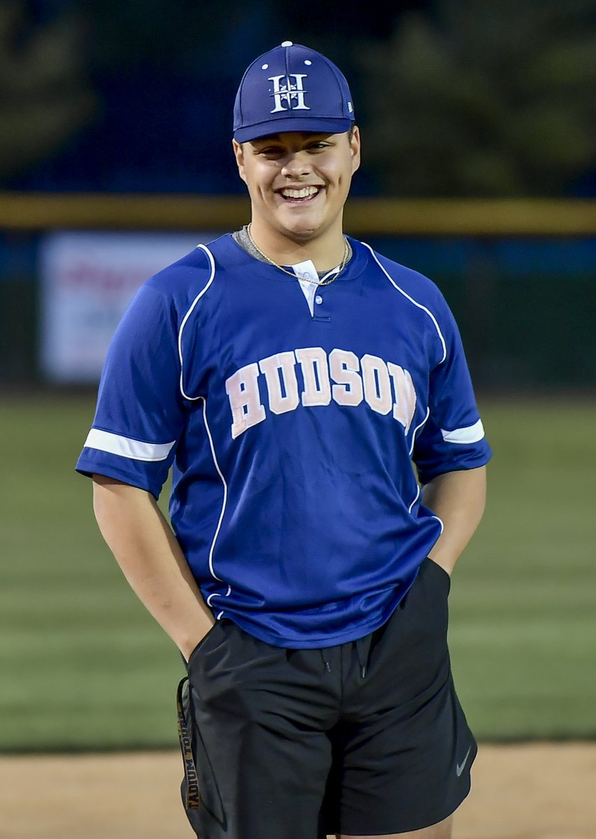 KMKlemencic's tweet photo. With the official cancellation of their season, Hudson's Baseball Seniors walked the field for one last time - social distancing standards were maintained. Check out the pics  https://t.co/CMrO8XgQ7w @HudsonBaseball https://t.co/M1D9jAi4gB
