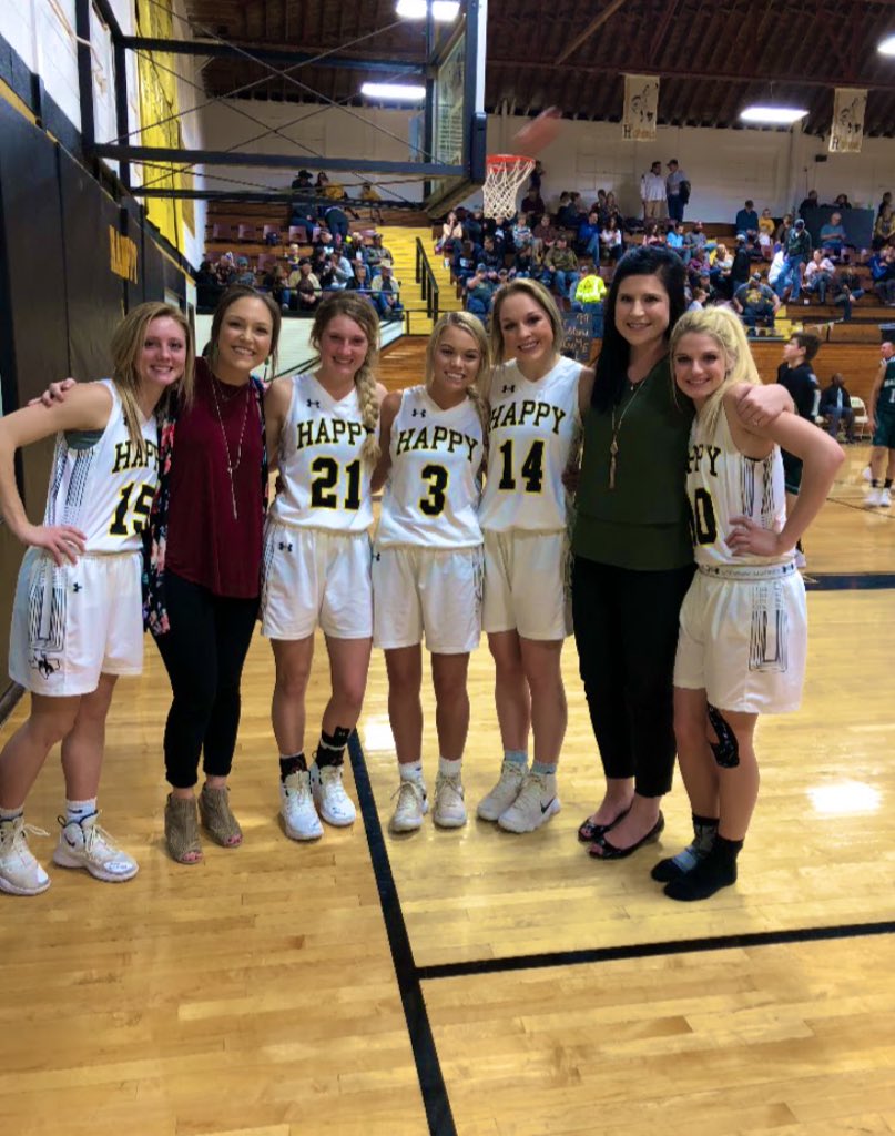 ryleelj's tweet photo. HAPPY BIRTHDAY COACH @jcoffman1219 !!! It’s safe to say that I would still be trying to pass high school math if it wasn’t for you. Hoping you had the best day!!❤️ https://t.co/NBn0BYeEuJ