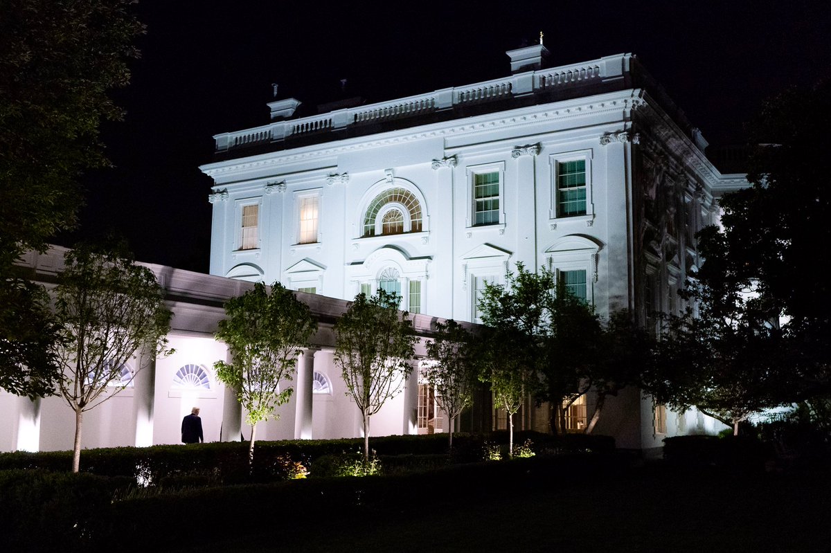 President @realDonaldTrump departs the Oval Office tonight, walking along the West Wing Colonnade, en route to the @WhiteHouse residence, shortly before 10:00 P.M. Eastern.
