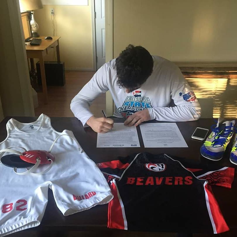BrawlinBeavers's tweet photo. Congrats Eli Nicholson on signing your LOI to @CorbanWrestling! We are so proud of you. You are proof that if you work you tail off that only positive things can happen. You wanted to wrestle at the next level and now you will have that opportunity! https://t.co/B0qWauehAE