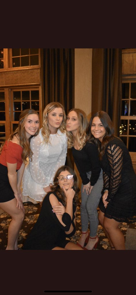 catherine_telly's tweet photo. I know it’s not technically your birthday anymore butttt happy birthday Abby!!! I hope you had an amazing day, I love and miss you so much! I can’t wait for another upnorth trip this year!!:)💋❤️ @ab_lillie https://t.co/mf62KY19Z4