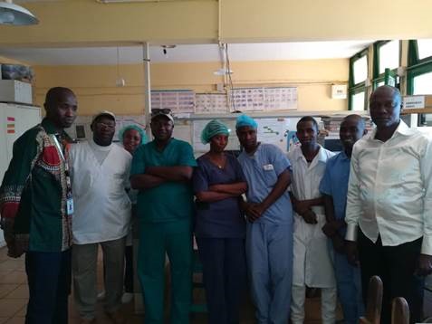 MerieuxFdn's tweet photo. #COVID19 en #Guinée : 1ère aide d’urgence réallouée par @AFD_France dans le cadre du projet LABOGUI, en appui au ministère de la Santé
Obj: renforcer les capacités de diagnostic du #SARSCoV2 &amp; assurer la protection du personnel de 39 laboratoires, en 1ère ligne face à l'épidémie https://t.co/hobmXdKy6E