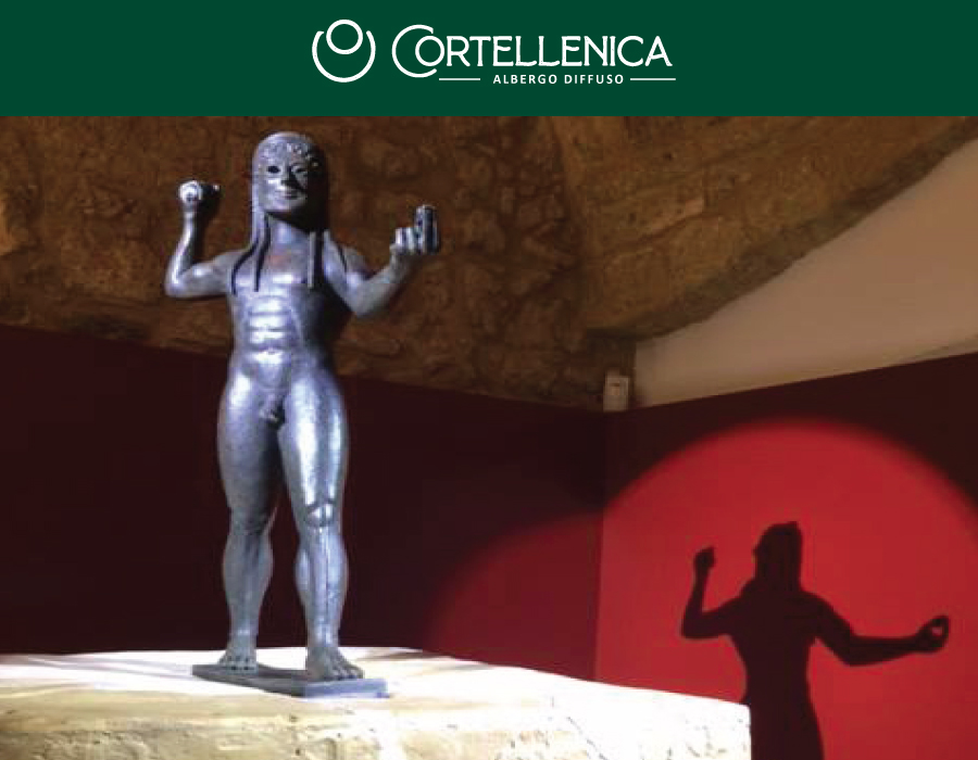 cortellenica's tweet photo. Fra i più famosi reperti è possibile ammirare la copia della celebre statua bronzea di Zeus rinvenuta a Ugento nel 1961; Lo Zeus è uno dei principali capolavori artistici dell’arte magno – greca, una delle pochissime statuta in bronzo giunte fino a noi. https://t.co/SdvpmqI4Cx https://t.co/jm5HslHr91