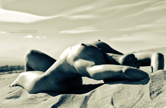 MiriamM70647964's tweet photo. Quién te hace, imaginar y erizar la piel, sin tocarte, es quién ya te hizo, el amor, a través del pensamiento. https://t.co/7oJ8iq58Gf