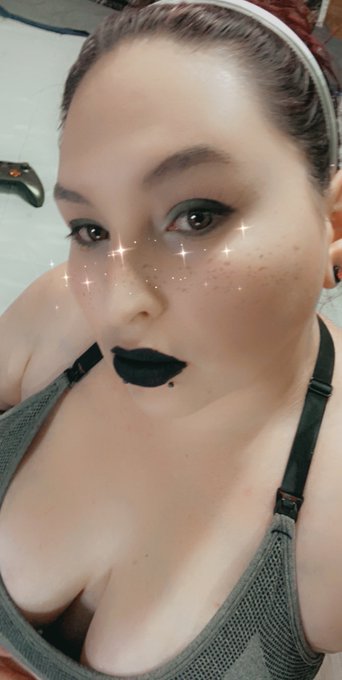 Hey guys I&rsquo;m online  https://t.co/VtoOKrCTFZ https://t.co/NczkPUHugy