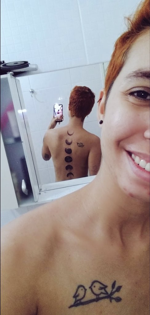viicc_tx's tweet photo. Maquiada / Feliz / Bêbada / Apaixonada https://t.co/h3Yos1I0OB