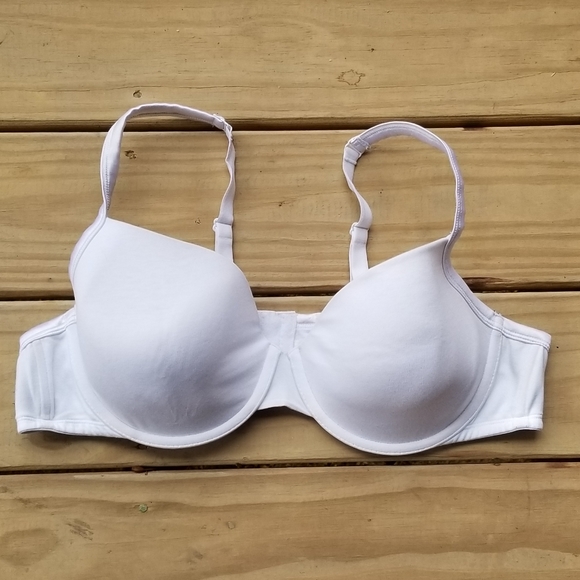 jsar_sarver0's tweet photo. So good I had to share! Check out all the items I'm loving on @Poshmarkapp from @TheMelindaC #poshmark #fashion #style #shopmycloset #loveriche #speaqua #cacique: https://t.co/TwAZLQw7DD https://t.co/YFfFlGVo4W