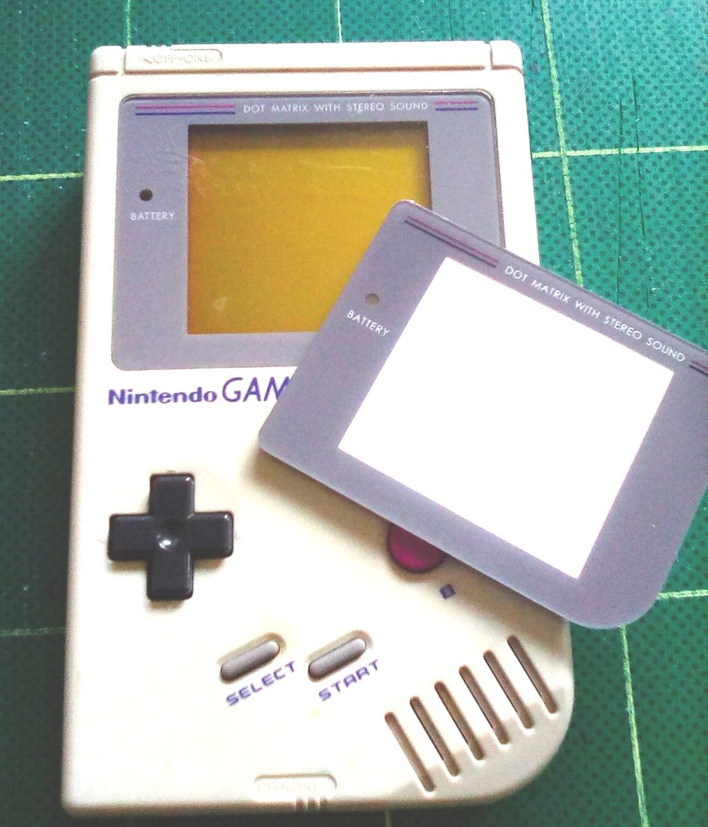 たまび En Twitter 初代ゲームボーイの画面 傷ついちゃってるから交換しようと部品は取り寄せたんだけど ちょっと怖くて手を出せないでいるのよね たまび En Twitter 初代ゲームボーイの画面 傷ついちゃってるから交換しようと部品は取り寄せたんだけど ちょっと怖くて手を出せないでいるのよね