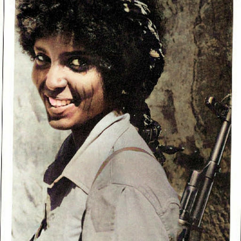 ثريد صور قديمة من الثورة  #الارترية قمت بتلوينها عبر برنامج my heritageSome Old pictures from eritrean struggle I color them up by  #myhiretage app #eritrea  #eritrean  #yakil