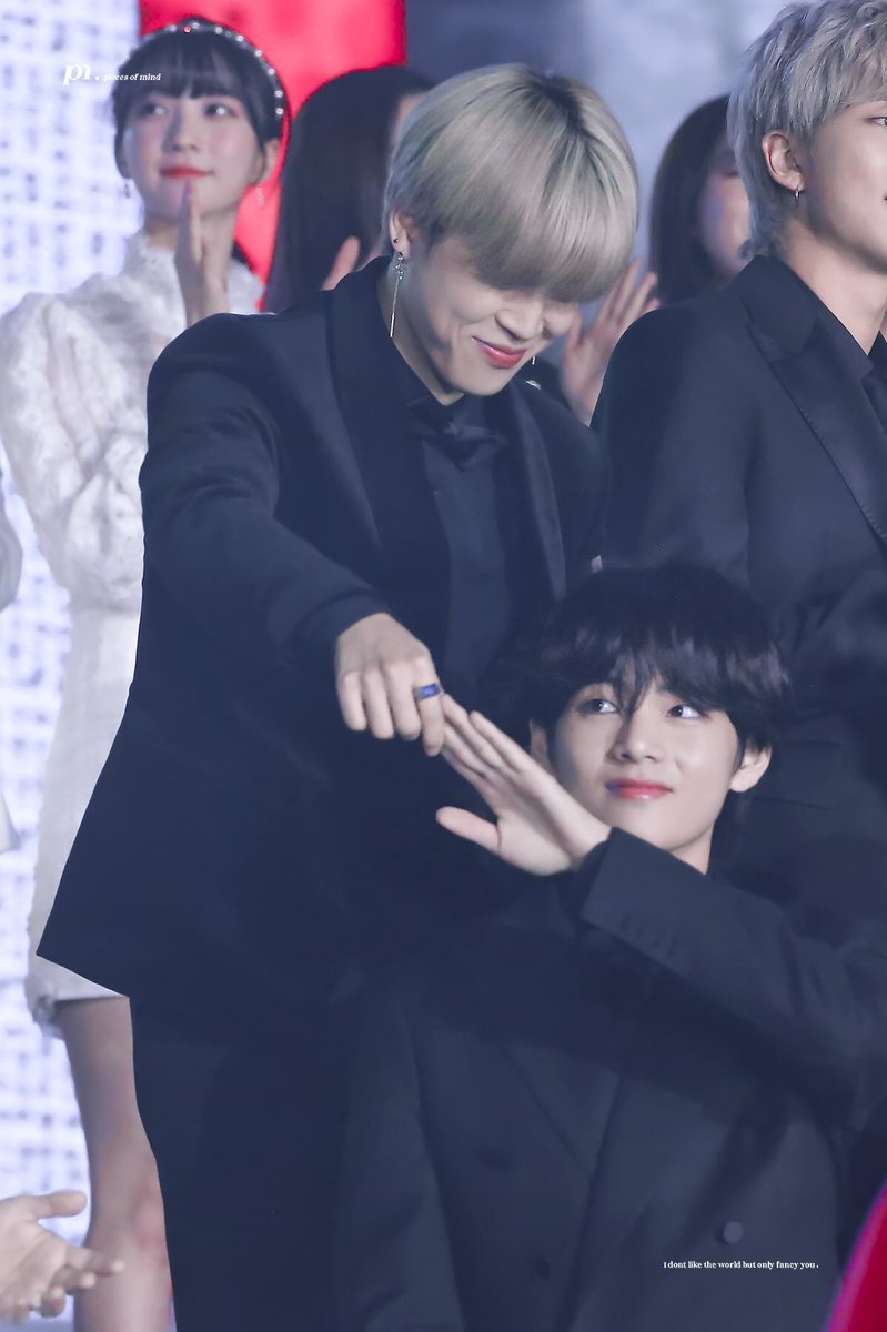 ตอนจับมือน้องหมุนเต้นรำ เจ้าหงิงของพี่จีมิน