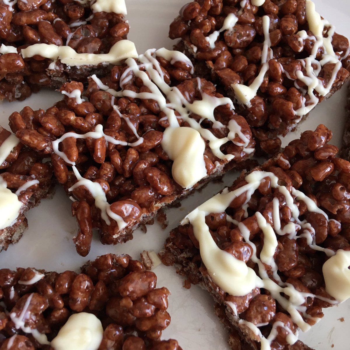SuSusical's tweet photo. No-bake baking this week. Chocolates crispy squares from @pinchofnom #tasty #homebaking #stayathome #wellbeing #chocolatecrispies #nobakebaking https://t.co/6YzQrTHSVw