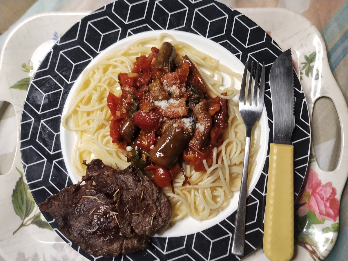 MuningKitty's tweet image. My Italian style pasta with steak. 😘 #QuarantineLife #cookinginquarantine  #ECQDiaries