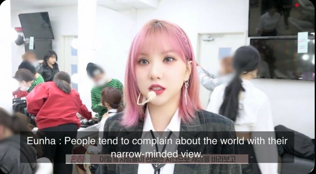 回: praying eunha onew collab🙏 tweet media