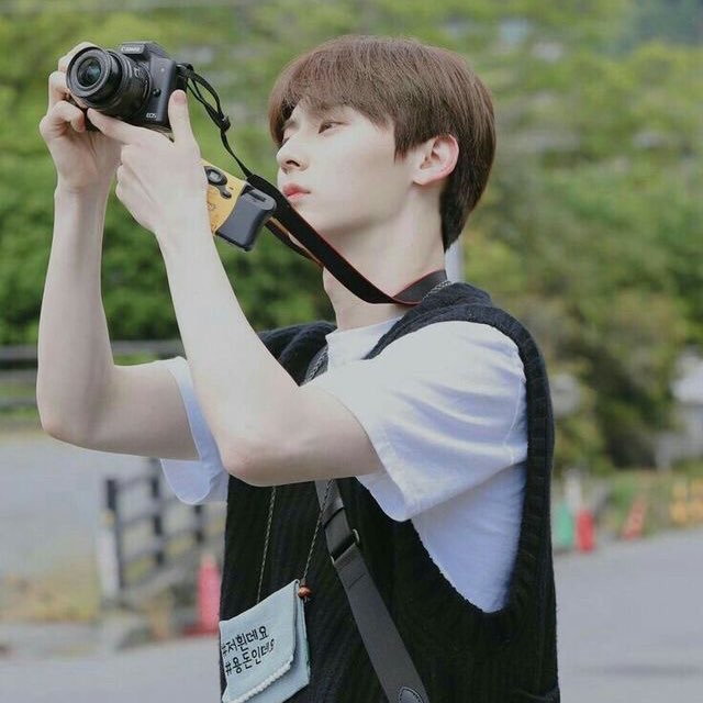 — He will be your instant photographer 