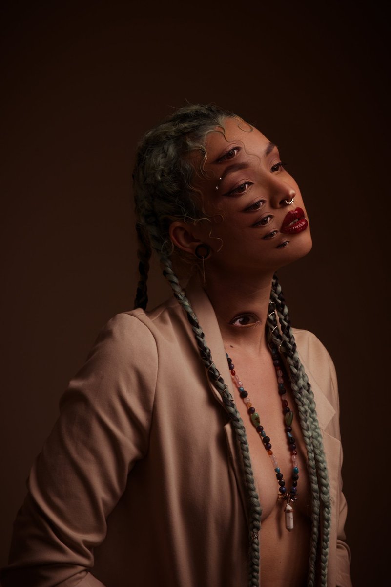 Robin Jade tweet media