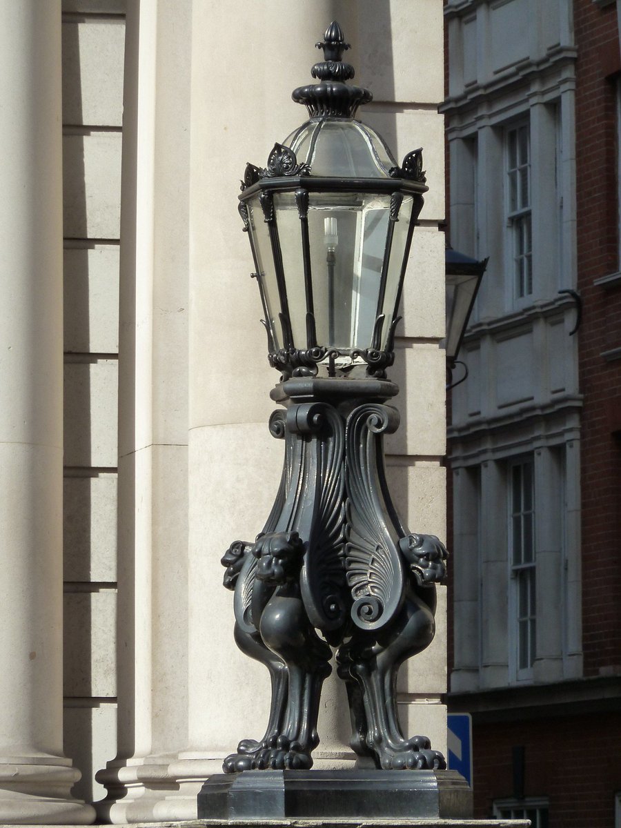 Gaslight of the Day, No.20 [St. James's Street] (majestic)