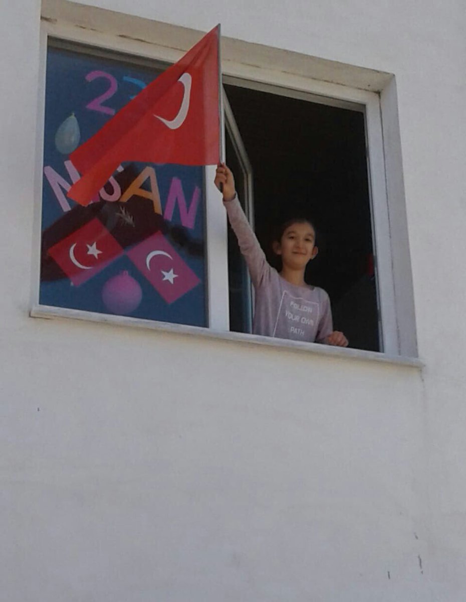 karacaesraa's tweet photo. #asbayrağınıcama #23Nisan #23NisanUlusalEgemenlikveCocukBayramı #okulumuoezledim @ziyaselcuk #bademağacıortaokulu https://t.co/IeqJ4J4cqo
