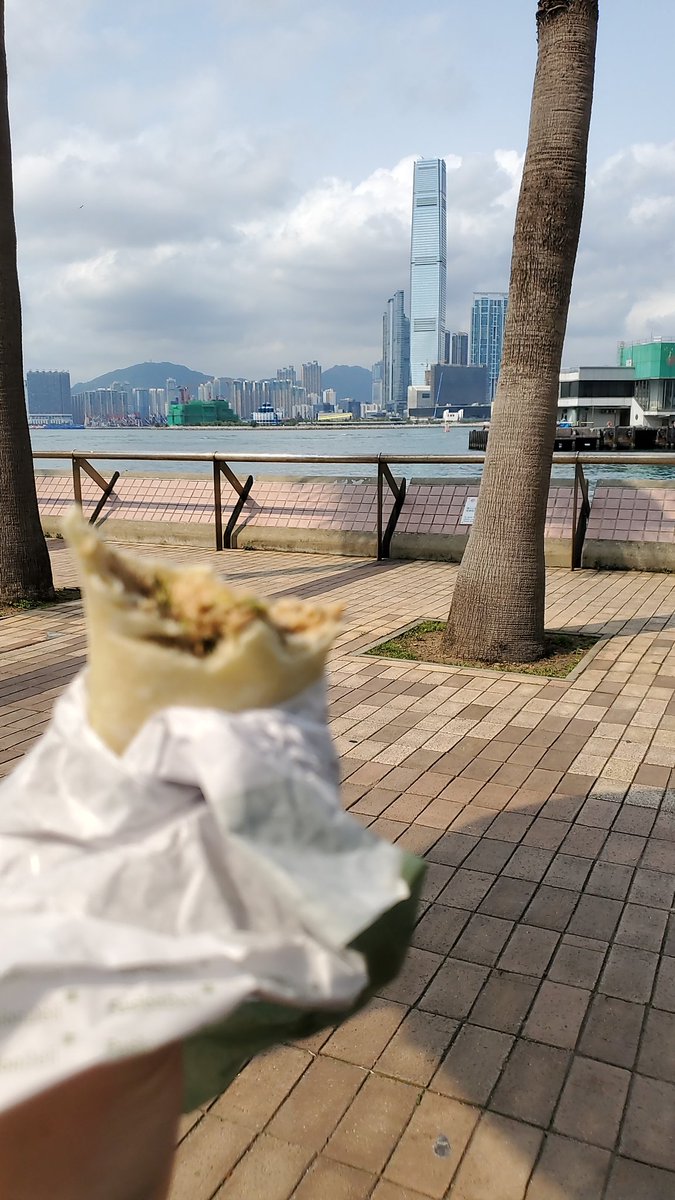 Taking a hard earned lunch break...OUTSIDE! so nice to be out in the sun, even if it's not for long 🌞🌻 #firsttimeoutthisweek #smallwin