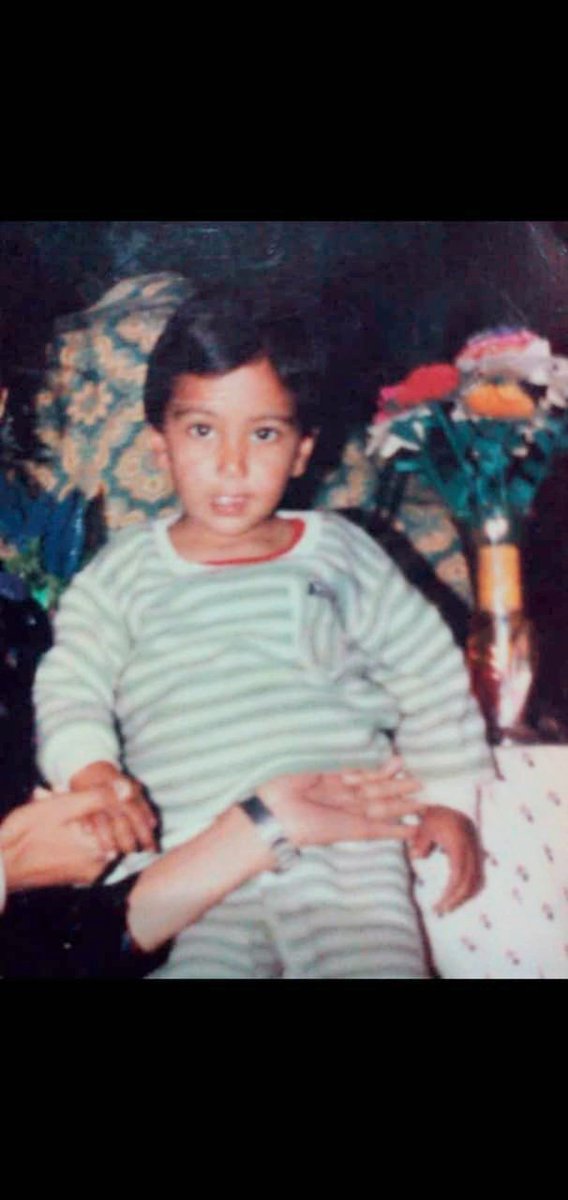 SuhiMeer's tweet photo. Bachpan🥰
Challenge Accepted, Uploading this
#MeAt5
Now Im Challenging @RJNASIROFFICIAL @mirchivijdan @aashirlone @kashir_koor13 to upload their childhood pictures. https://t.co/u45w5p7sWZ