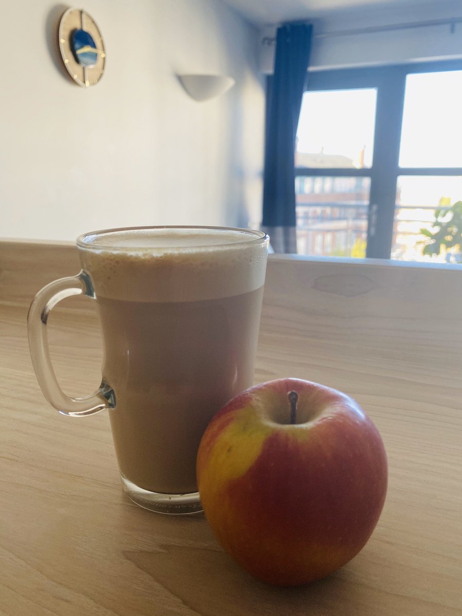 A light breakfast to kickstart the presentation #B2B #SME #attractiveness #referrals @IngenuityUoN <a href="/NottmUniBschool/">Nottingham University Business School</a> #UoNBYOB