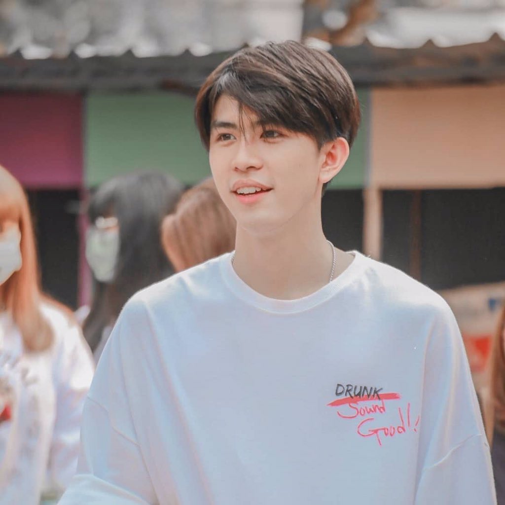 supatrasan's tweet image. ยินดีกับอีกหนึ่งสเต็ปนะคะน้องเซฟ ขอให้รู้ไว้เซฟเหมาะกับนิยามเหล่านี้นะ
-น่ารักจนเครียด
-น่ารักขนาดนี้ได้ไงนะ
-หยุดน่ารักก่อน
-ความน่ารักของโลกใบนี้
ตั้งแต่รู้จักกับเซฟและช่อง #saveG ชีวิตเราแบบบันเทิงขั้นสุด แถมมีรูปในโทสับมากกว่ารูปตัวเราเองอีก 
ดีใจที่ได้รู้จักนะ #100KwithSave