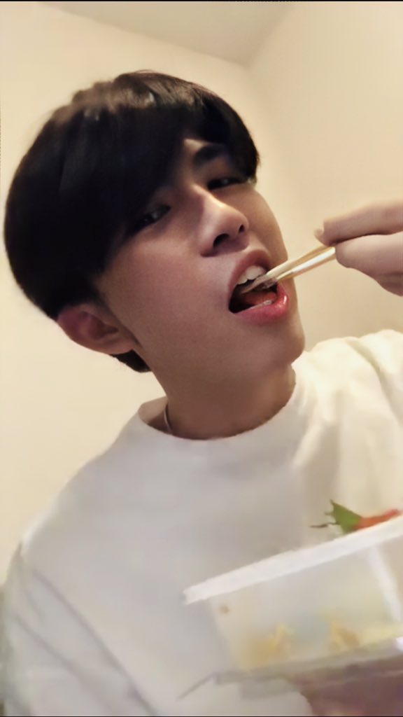 supatrasan's tweet image. ยินดีกับอีกหนึ่งสเต็ปนะคะน้องเซฟ ขอให้รู้ไว้เซฟเหมาะกับนิยามเหล่านี้นะ
-น่ารักจนเครียด
-น่ารักขนาดนี้ได้ไงนะ
-หยุดน่ารักก่อน
-ความน่ารักของโลกใบนี้
ตั้งแต่รู้จักกับเซฟและช่อง #saveG ชีวิตเราแบบบันเทิงขั้นสุด แถมมีรูปในโทสับมากกว่ารูปตัวเราเองอีก 
ดีใจที่ได้รู้จักนะ #100KwithSave