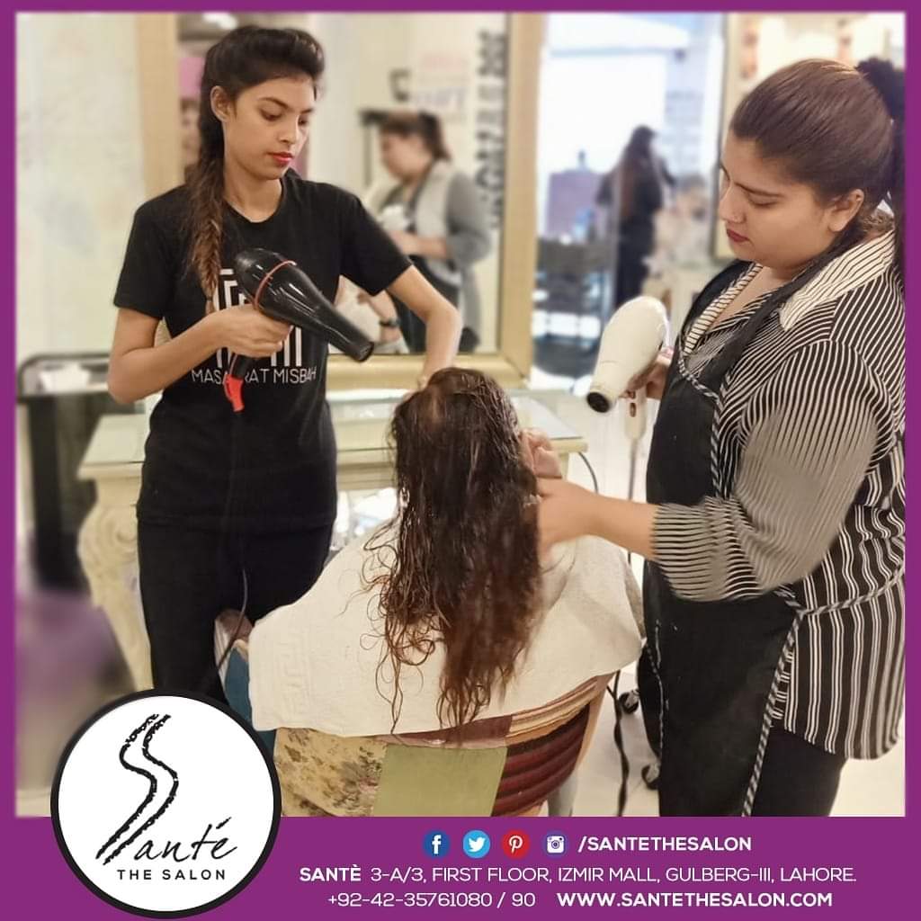 sante_thesalon's tweet photo. At Santé customer satisfaction is our top most priority 💜
#Santè #SantèTheSalon #RedahMisbah #hair #Makeup #skincare #bodycare #beauty #bridal #haircuts #clientdiaries❤️ #customersatisfaction #hairgurus #hairstyles #Lahore #Pakistan
https://t.co/GbImGStHRp https://t.co/Jdkaexb7y9
