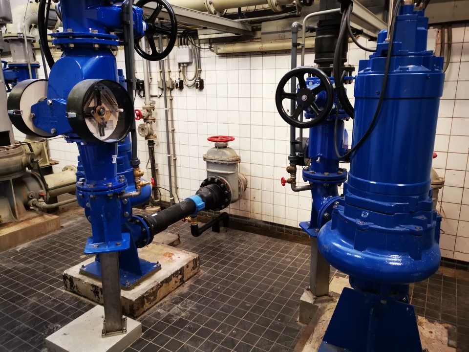 Onze accountmanager Industrie schreef een interessant artikel over de vervanging van een gemaalpomp in een kritisch rioolgemaal. Verschillende specialismen werken bij dit soort projecten samen om de klant te ontzorgen en de continuïteit te waarborgen.

➡ bit.ly/3aonnf0