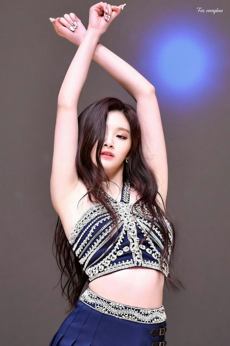 KPOPAdd41361300's tweet photo. Wang Yirenn😍😍

#follobackforfolloback #follwtrick #FolloMe #follo4folloback #FolloForFolloBack #follo #follo4follo #like #like4like #LIKEs #EVERGLOW #YIREN https://t.co/OG0UDZnNlI