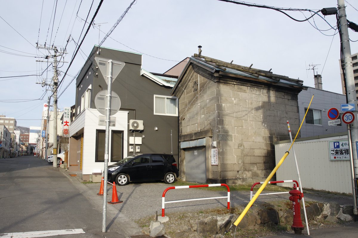 quzillayama's tweet image. Good Afternoon,OTARU!
地元の方、見慣れた風景ばかりでごめんなさい。
でもぼくには特別な風景だったのです。
相変わらず色内駅付近をぶーらぶら。

#小樽よいとこ #小樽酔いとこ