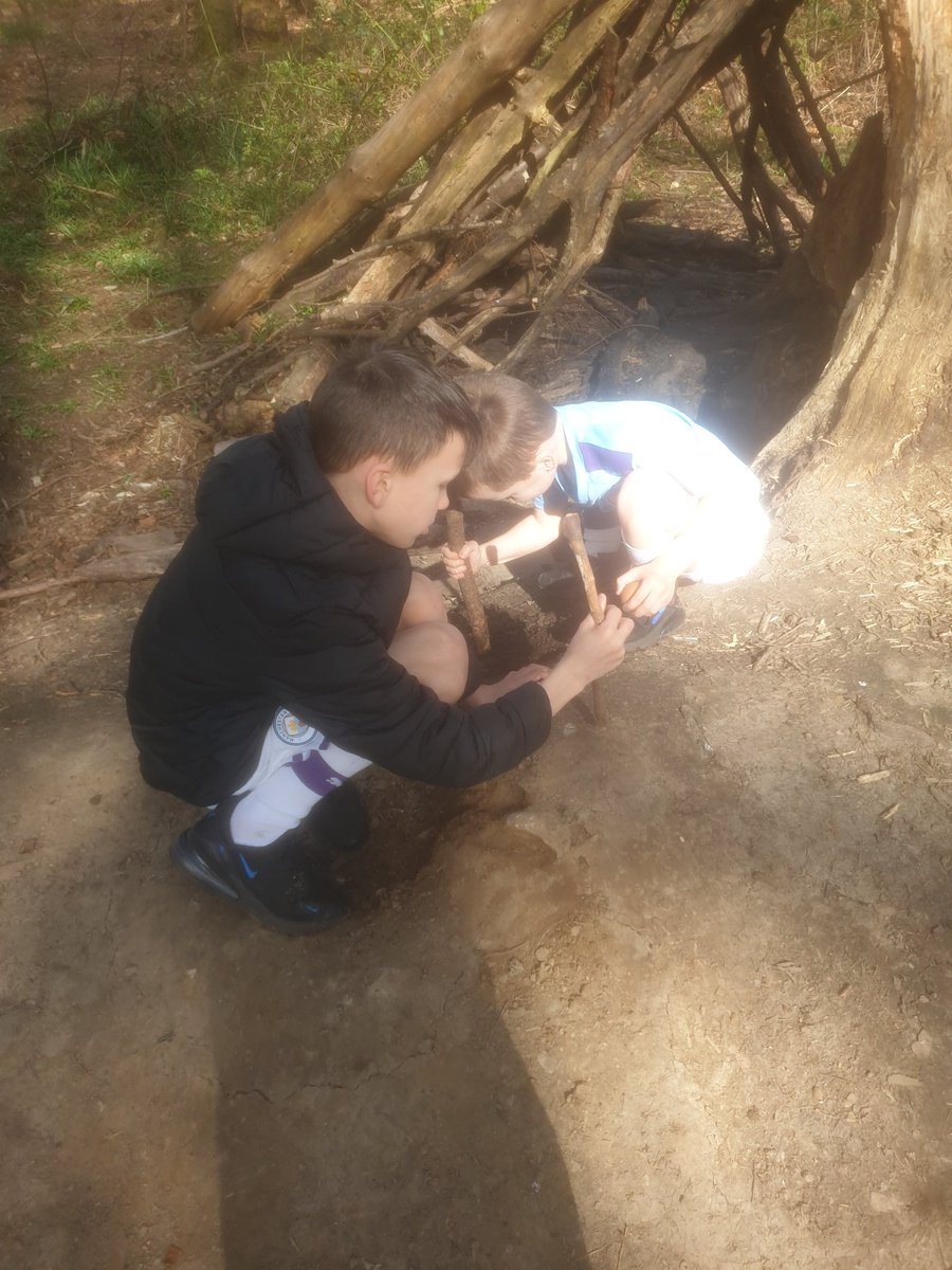 leighxtx's tweet photo. Easter weekend spent baking cakes, egg decorating and rolling them at the woods. They enjoyed playing in the dens built by them and their classmates and talked about all the goods times there with their friends 🥰 @misspageLVPS @MrsGreenLVPS @missrafiquelvps https://t.co/ak3XDQw20Q
