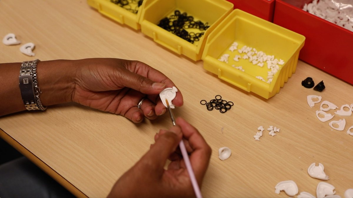 KnopsEar's tweet image. Our production is now as smooth as switching between the four filter settings of Knops. In order for Knops to run this smoothly, some parts need lubrication. This makes the parts fit together smoothly and operating Knops a breeze.🔩