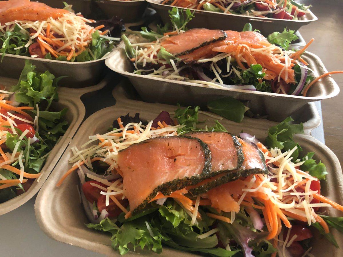 HustSeattle's tweet photo. Medical workers are busy working, and they also need good nutrition support! We are here to help, and that includes a yummy meal too. @UWMedicine @IndigoUrgentCare #WeGotThisSeattle 
For recent post about meal donations please see https://t.co/SY08vSKNnY https://t.co/j1iJL9Rq7M