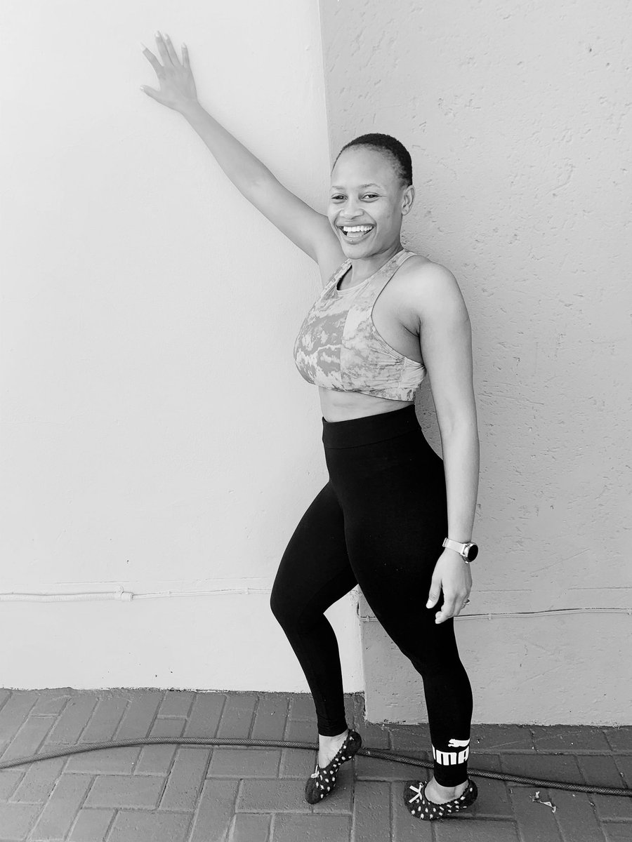MrsHusbae's tweet photo. We paid rent this morning and marked the register. Good morning 🌞 #MrsHusbae #beinspired #bemotivated #fetchyourbody2020 #AdvovoMustFall #35dayslockdown #BlackTwitter https://t.co/0qV7P1QcCV