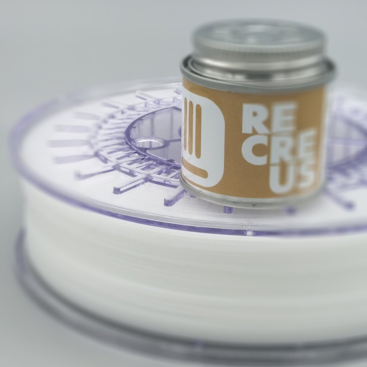recreus3D's tweet photo. Este es el 'PRIMER' que acompaña y SE VENDE EN EL MISMO PACK junto con el #filamento de #POLIPROPILENO #PP3D de Recreus. Con él, conseguimos, entre otras, romper la barrera de la dificultad y conseguir que #imprimir #PP sea ¡fácil y sencillo! Más info👉https://t.co/yuxnyZPteh https://t.co/bSj7oNu6GR