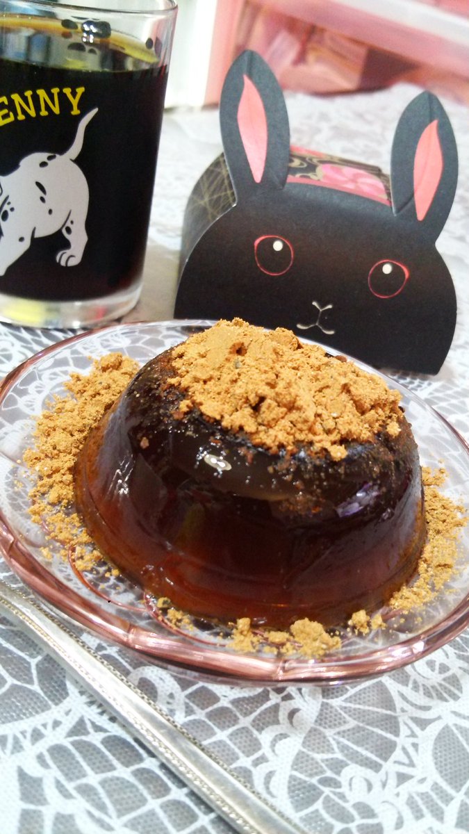 みい على تويتر きょーのおやつぅーー 濱うさぎ さんの 黒わらび餅 わらび餅が ぷるっぷる いろいろと入った 黒きな粉 香ばしくて めっちゃ好き