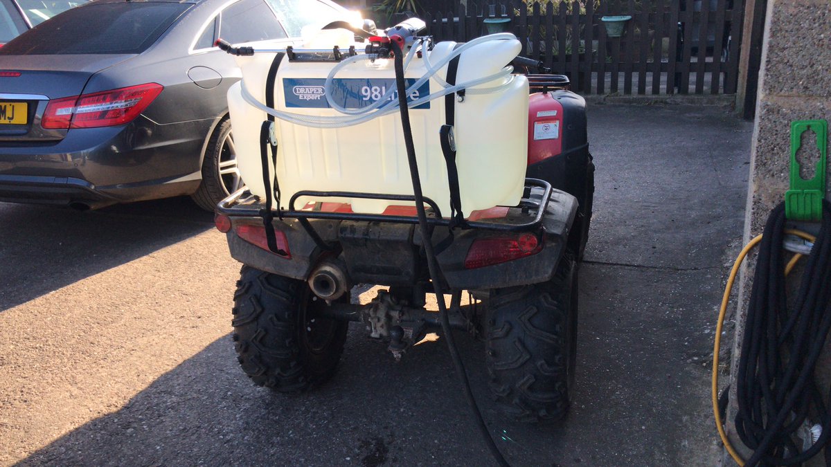 ChambersSimon's tweet photo. Time to spray some stuff! https://t.co/3Fu0aW3Nse
